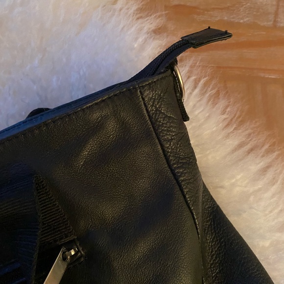 VGC 8/10 Calvin Klein leather men’s side messenger bag !! - Picture 6 of 6